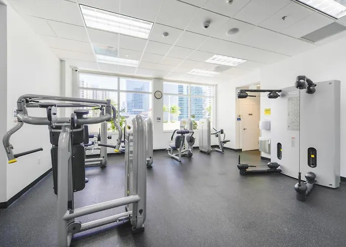 Fantastic 2Br Condo On 31St Floor Free Parking