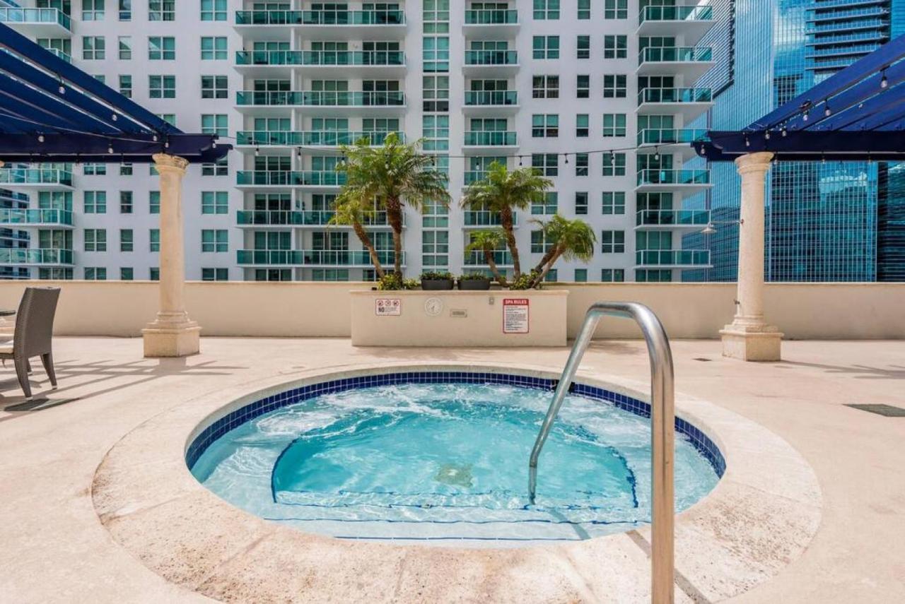 Fantastic 2br On 31st Floor Free Parking Appartement *